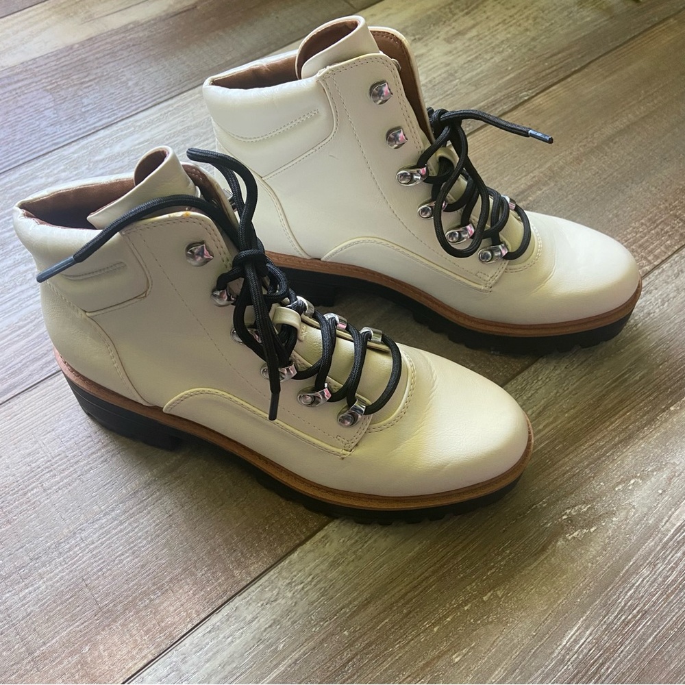NWOT Women’s Indigo Rd. Lace Up Boots - Picture 7 of 7